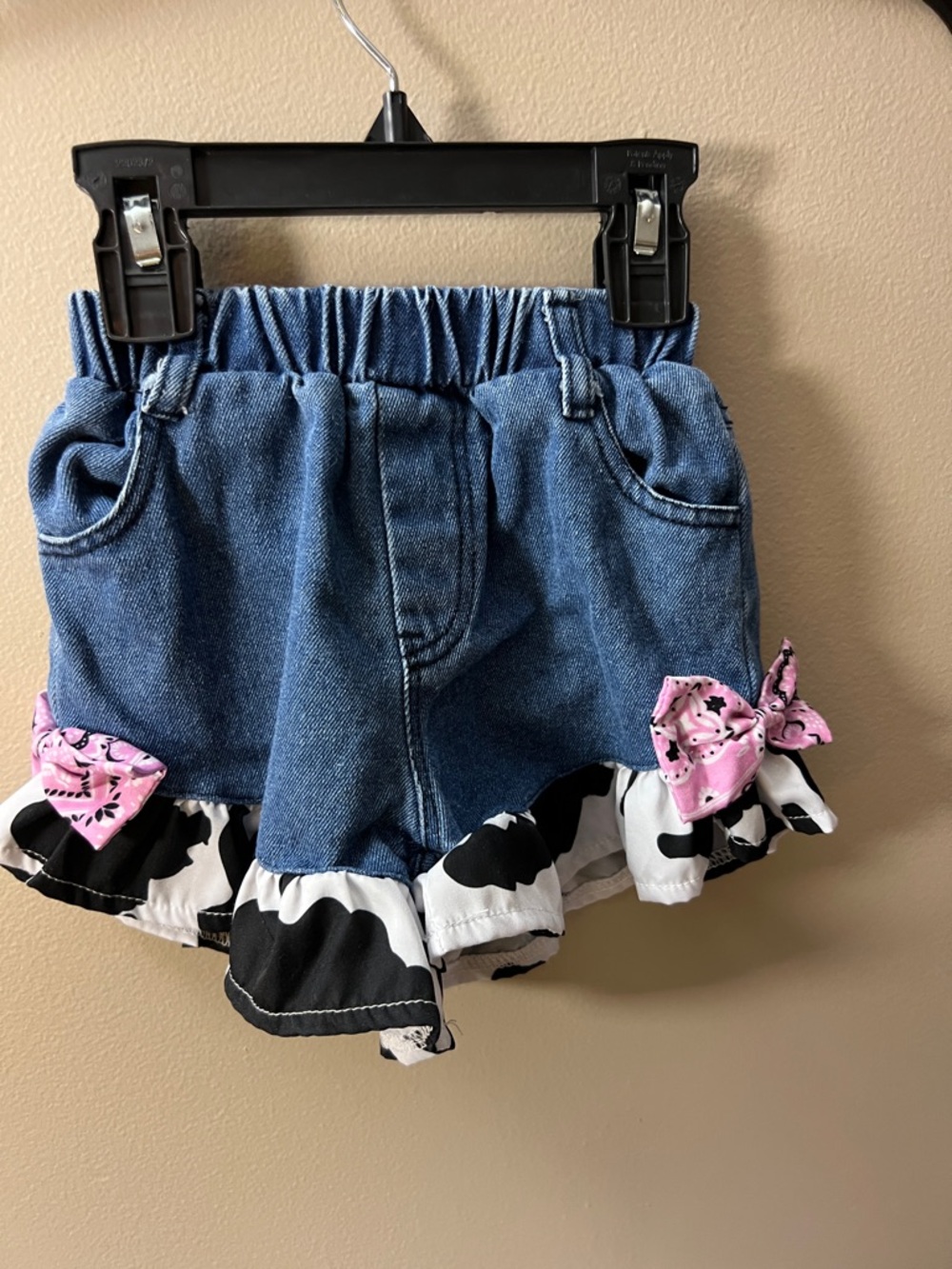 Pink Cowprint Ruffle Kids Matching Set - Top & Denim Shorts - Picture 7 of 9